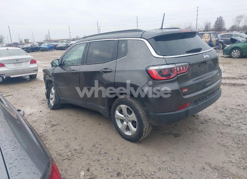 Photo 3 of 2018 Jeep Compass LATITUDE FWD (VIN 3C4NJCBB6JT487681)
