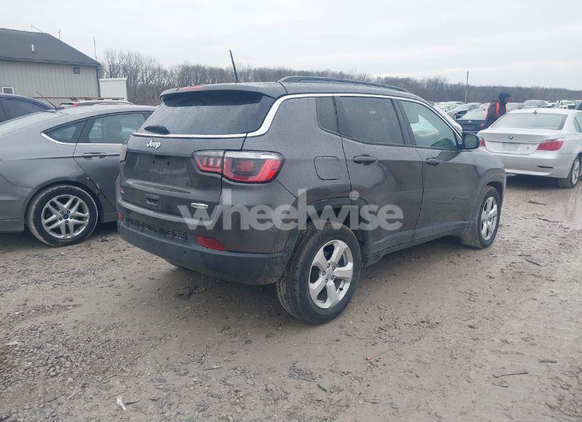 Photo 4 of 2018 Jeep Compass LATITUDE FWD (VIN 3C4NJCBB6JT487681)