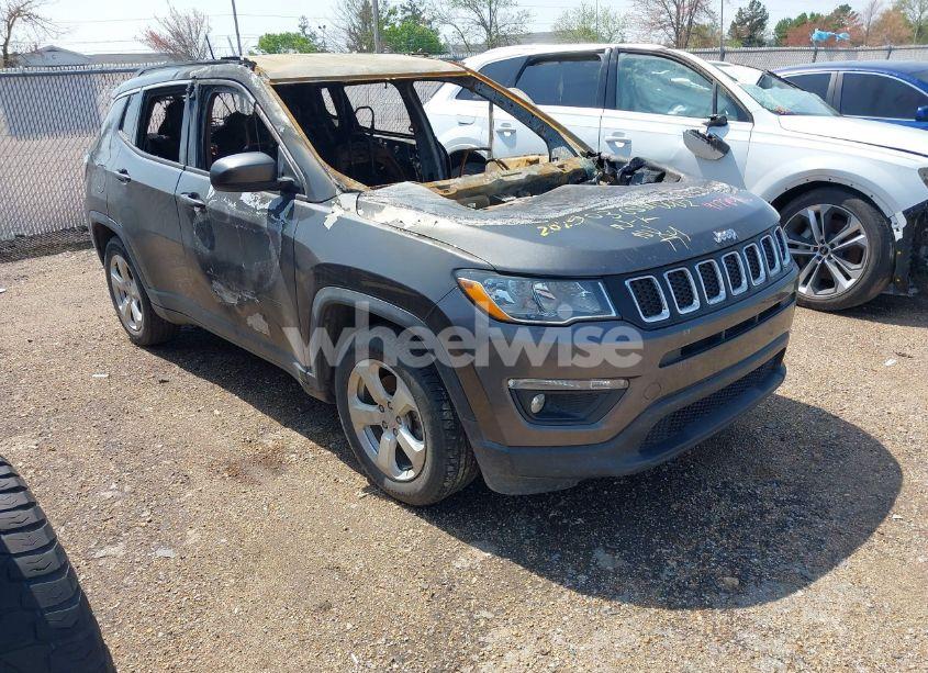 2019 Jeep Compass LATITUDE FWD (VIN 3C4NJCBB6KT789246) main photo