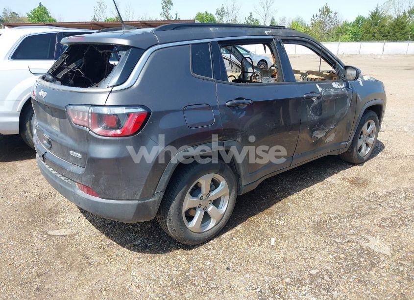 Photo 4 of 2019 Jeep Compass LATITUDE FWD (VIN 3C4NJCBB6KT789246)