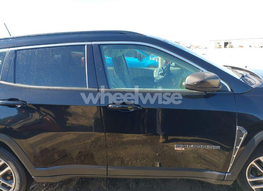 Photo 13 of 2019 Jeep Compass SUN AND WHEEL FWD (VIN 3C4NJCBB6KT843676)