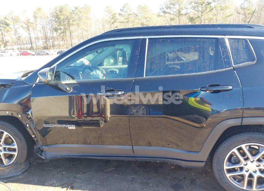 Photo 14 of 2019 Jeep Compass SUN AND WHEEL FWD (VIN 3C4NJCBB6KT843676)