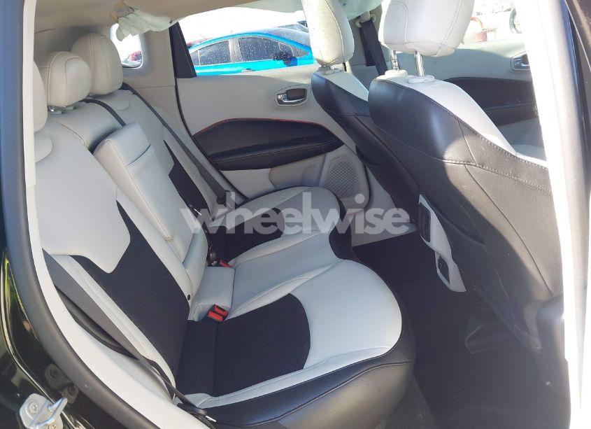 Photo 8 of 2019 Jeep Compass SUN AND WHEEL FWD (VIN 3C4NJCBB6KT843676)