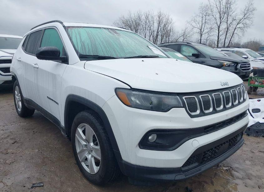 2022 Jeep Compass LATITUDE FWD (VIN 3C4NJCBB6NT140146) main photo