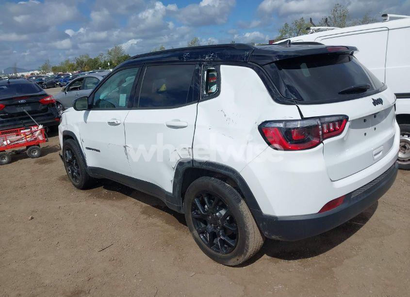 Photo 3 of 2022 Jeep Compass ALTITUDE FWD (VIN 3C4NJCBB6NT213502)