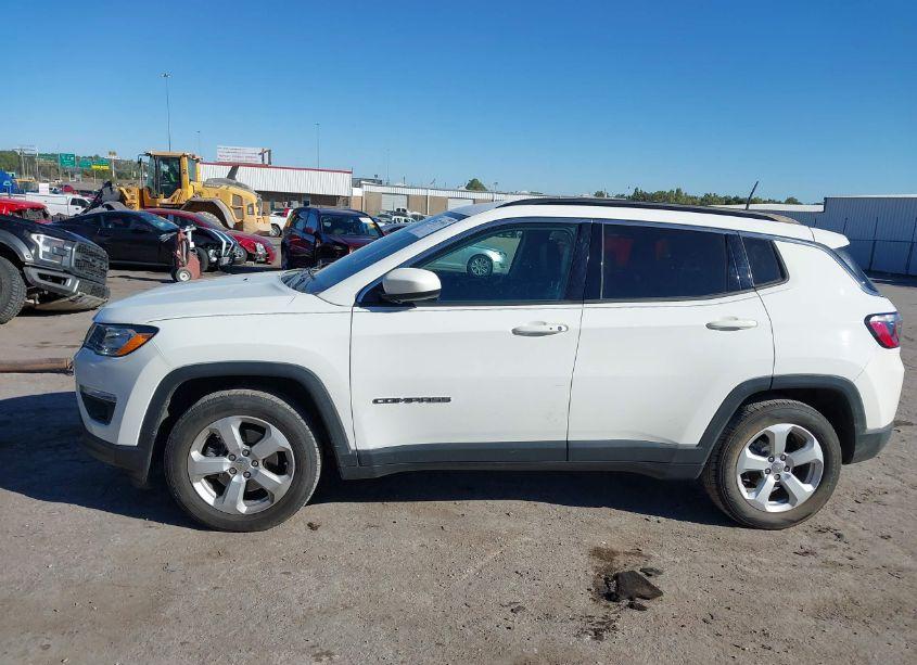 Photo 14 of 2018 Jeep Compass LATITUDE FWD (VIN 3C4NJCBB7JT186577)