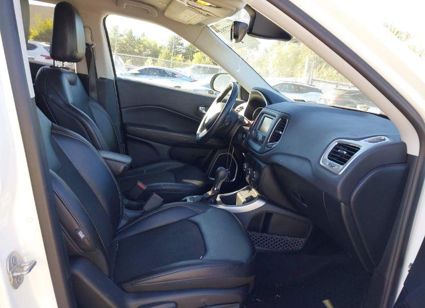 Photo 5 of 2018 Jeep Compass LATITUDE FWD (VIN 3C4NJCBB7JT186577)