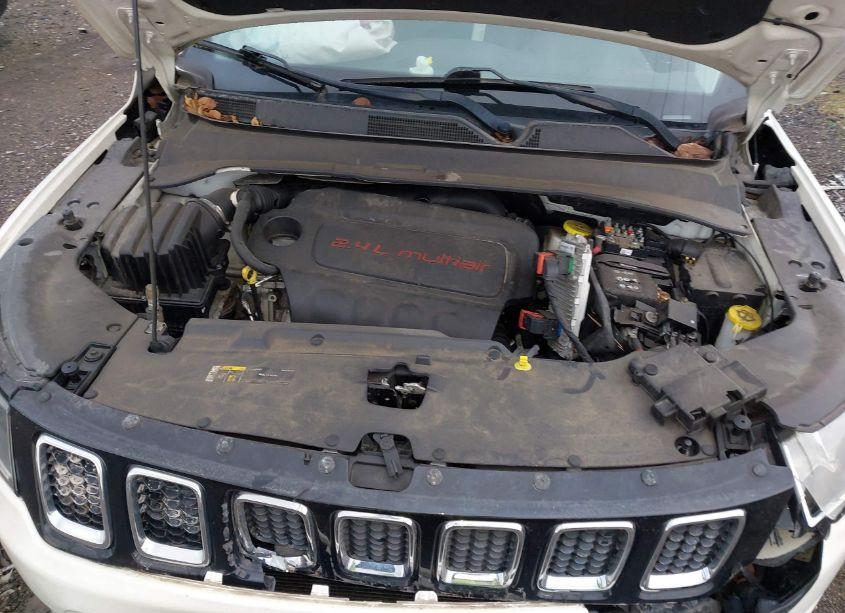 Photo 10 of 2018 Jeep Compass LATITUDE FWD (VIN 3C4NJCBB7JT322318)