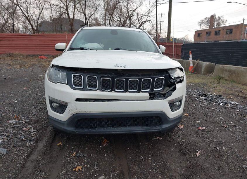 Photo 11 of 2018 Jeep Compass LATITUDE FWD (VIN 3C4NJCBB7JT322318)