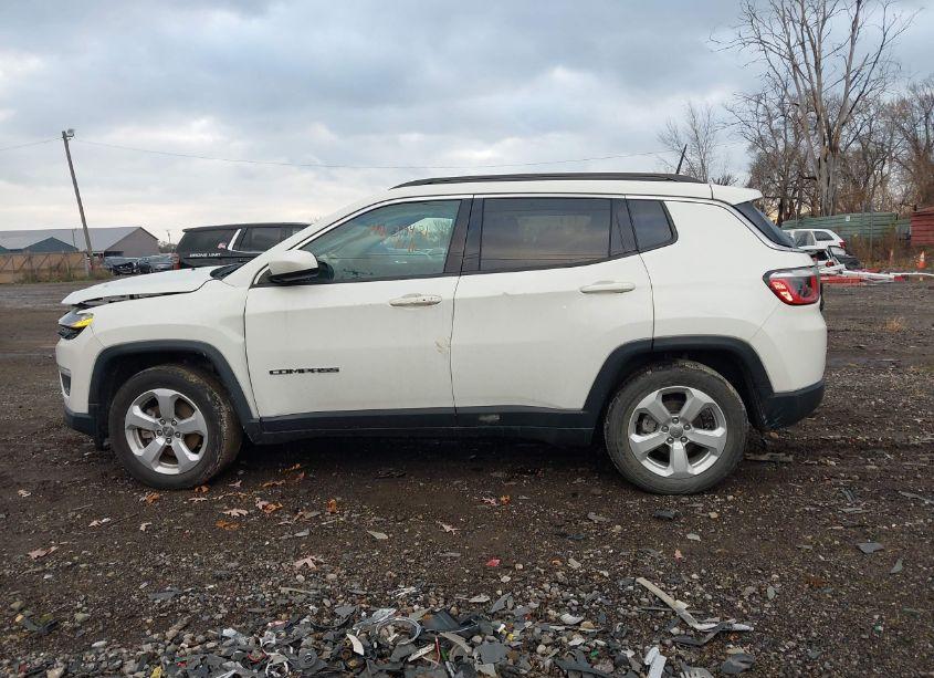 Photo 13 of 2018 Jeep Compass LATITUDE FWD (VIN 3C4NJCBB7JT322318)