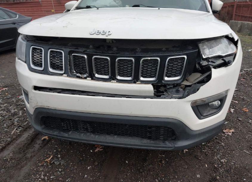 Photo 16 of 2018 Jeep Compass LATITUDE FWD (VIN 3C4NJCBB7JT322318)