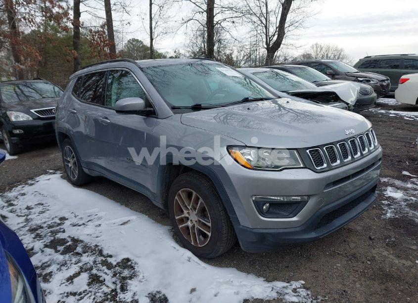 2018 Jeep Compass SUN AND WHEEL FWD (VIN 3C4NJCBB7JT487561) main photo