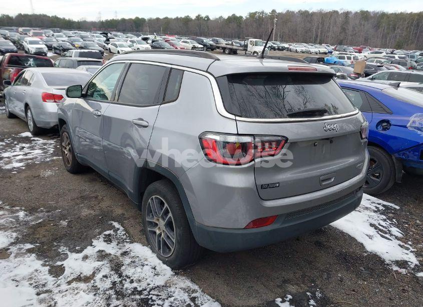 Photo 3 of 2018 Jeep Compass SUN AND WHEEL FWD (VIN 3C4NJCBB7JT487561)