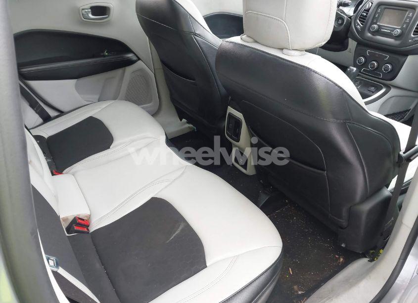 Photo 8 of 2018 Jeep Compass SUN AND WHEEL FWD (VIN 3C4NJCBB7JT487561)