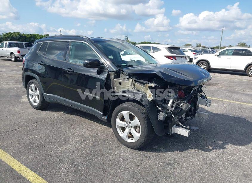 2019 Jeep Compass LATITUDE FWD (VIN 3C4NJCBB7KT699314) main photo