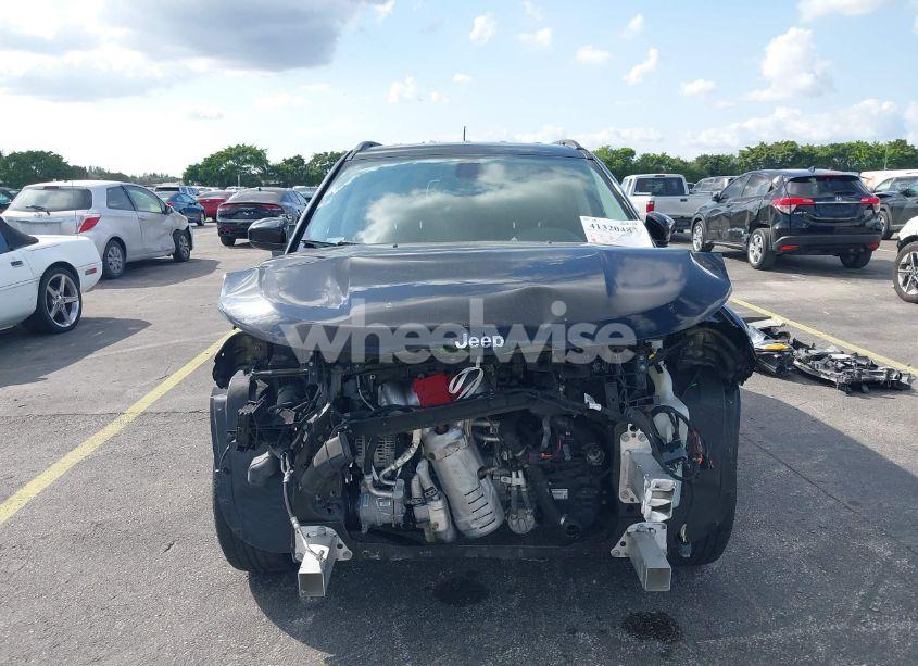 Photo 13 of 2019 Jeep Compass LATITUDE FWD (VIN 3C4NJCBB7KT699314)