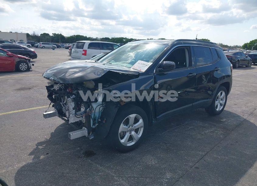 Photo 2 of 2019 Jeep Compass LATITUDE FWD (VIN 3C4NJCBB7KT699314)