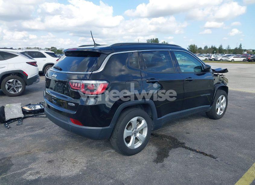 Photo 4 of 2019 Jeep Compass LATITUDE FWD (VIN 3C4NJCBB7KT699314)