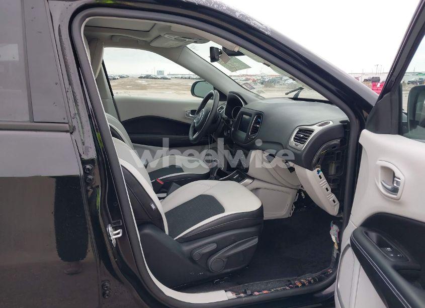 Photo 5 of 2019 Jeep Compass SUN AND WHEEL FWD (VIN 3C4NJCBB7KT706519)