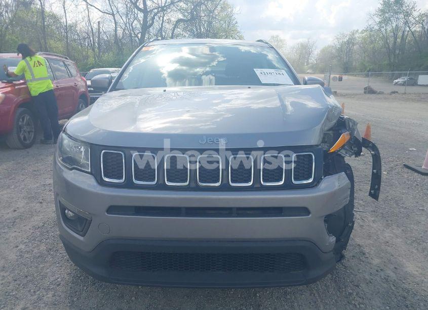 Photo 13 of 2019 Jeep Compass LATITUDE FWD (VIN 3C4NJCBB7KT742453)