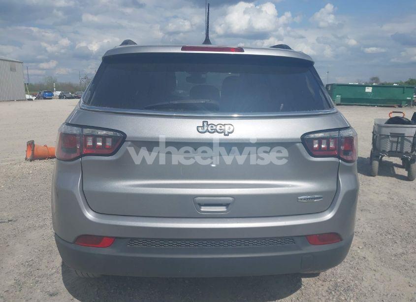 Photo 17 of 2019 Jeep Compass LATITUDE FWD (VIN 3C4NJCBB7KT742453)
