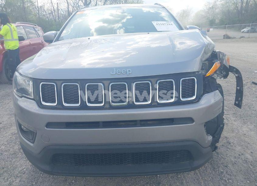 Photo 18 of 2019 Jeep Compass LATITUDE FWD (VIN 3C4NJCBB7KT742453)
