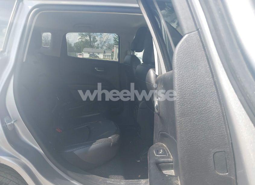 Photo 8 of 2019 Jeep Compass LATITUDE FWD (VIN 3C4NJCBB7KT742453)