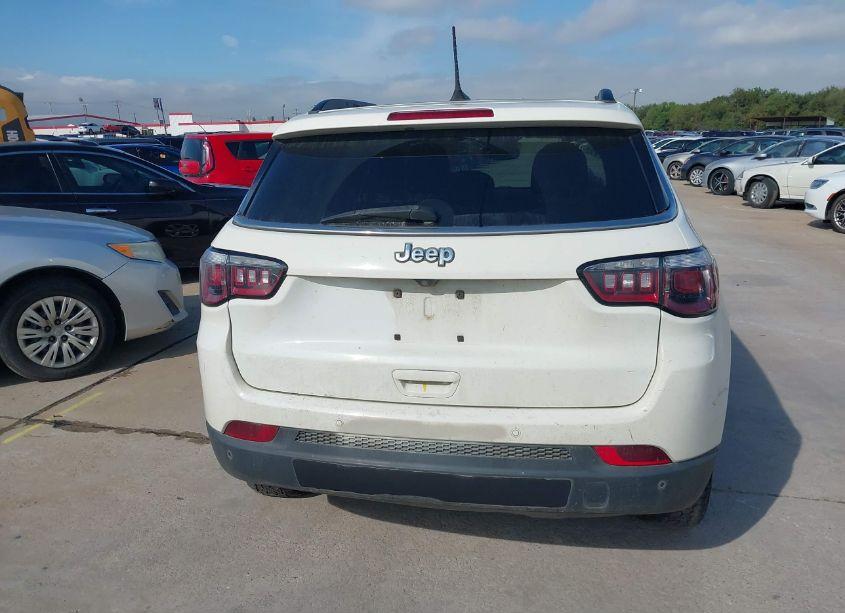 Photo 16 of 2019 Jeep Compass LATITUDE FWD (VIN 3C4NJCBB7KT802912)