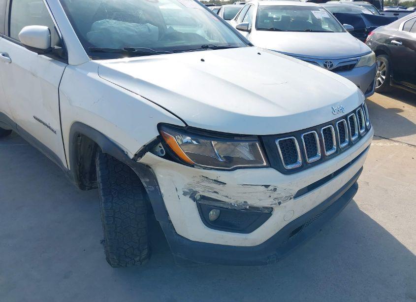 Photo 6 of 2019 Jeep Compass LATITUDE FWD (VIN 3C4NJCBB7KT802912)
