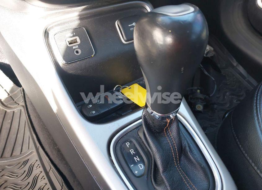 Photo 11 of 2019 Jeep Compass LATITUDE FWD (VIN 3C4NJCBB7KT855612)