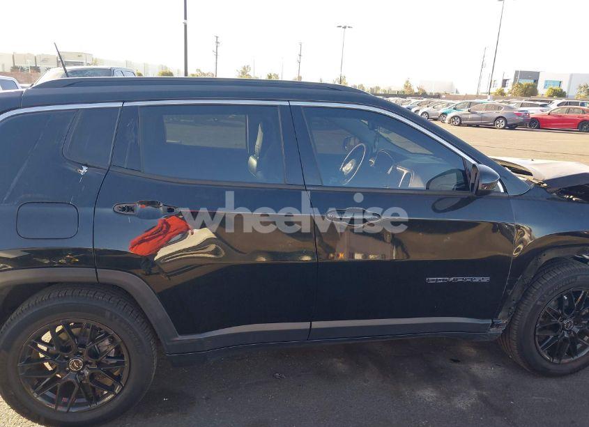 Photo 13 of 2019 Jeep Compass LATITUDE FWD (VIN 3C4NJCBB7KT855612)