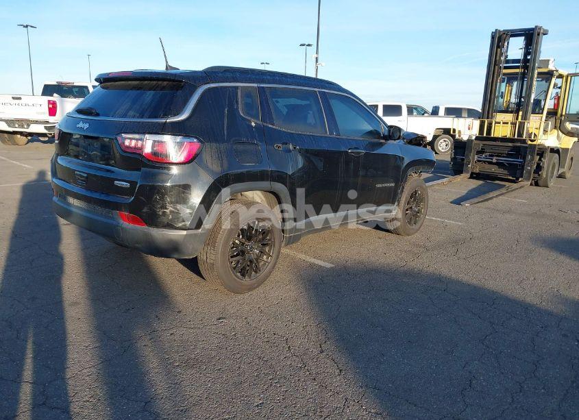 Photo 4 of 2019 Jeep Compass LATITUDE FWD (VIN 3C4NJCBB7KT855612)