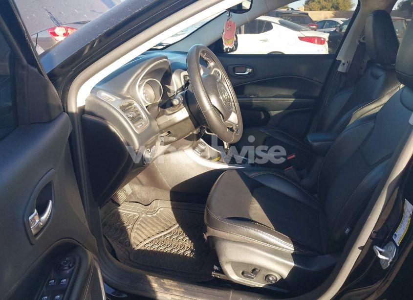 Photo 5 of 2019 Jeep Compass LATITUDE FWD (VIN 3C4NJCBB7KT855612)