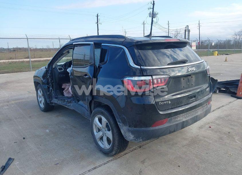 Photo 3 of 2020 Jeep Compass LATITUDE FWD (VIN 3C4NJCBB7LT162363)