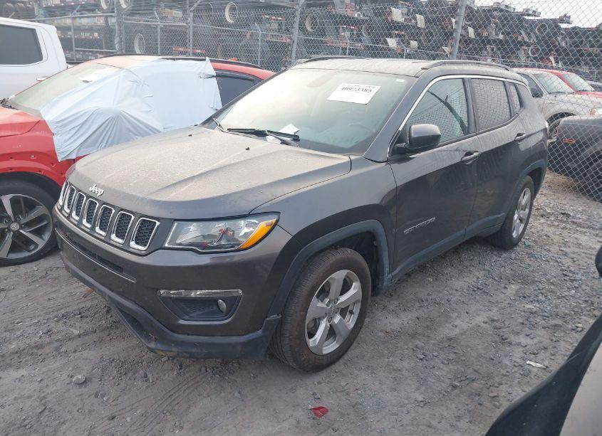 Photo 2 of 2021 Jeep Compass LATITUDE FWD (VIN 3C4NJCBB7MT523124)