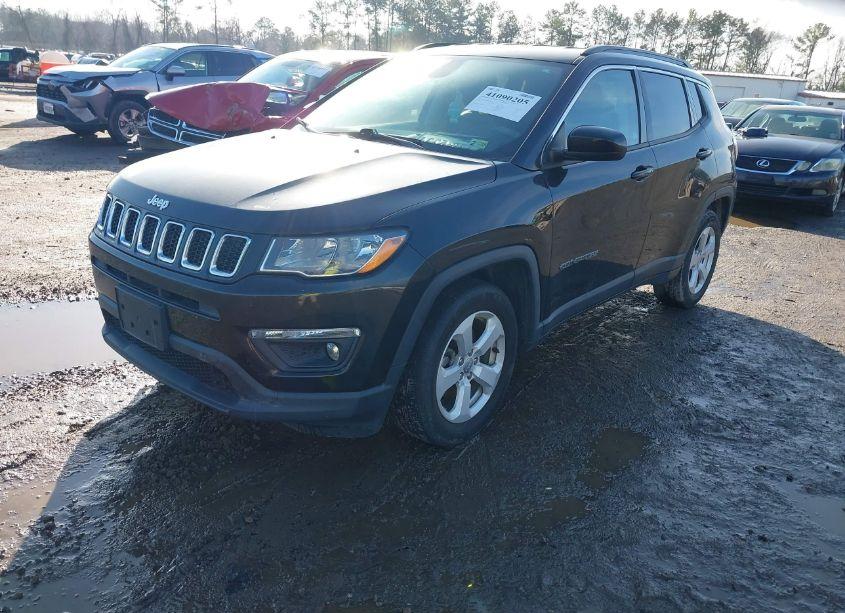 Photo 2 of 2021 Jeep Compass LATITUDE FWD (VIN 3C4NJCBB7MT570962)