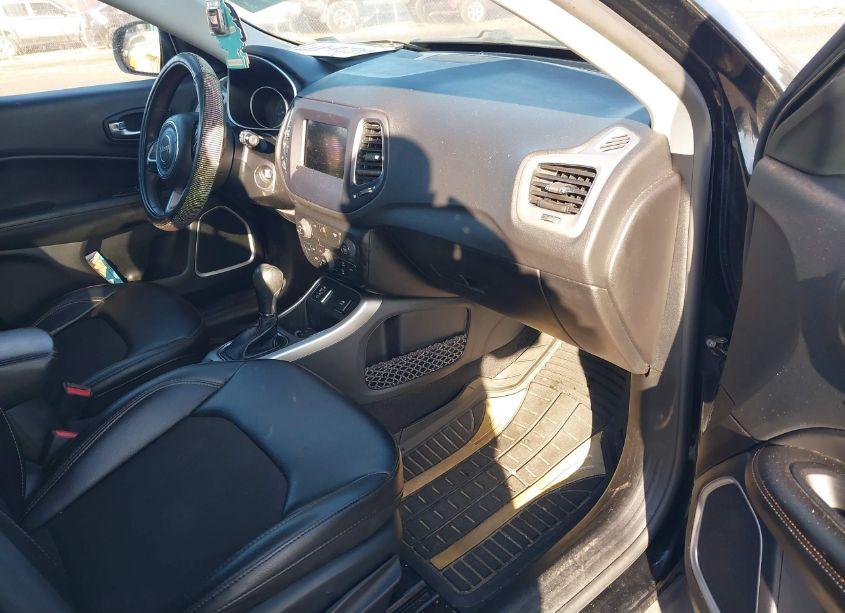 Photo 5 of 2021 Jeep Compass LATITUDE FWD (VIN 3C4NJCBB7MT570962)