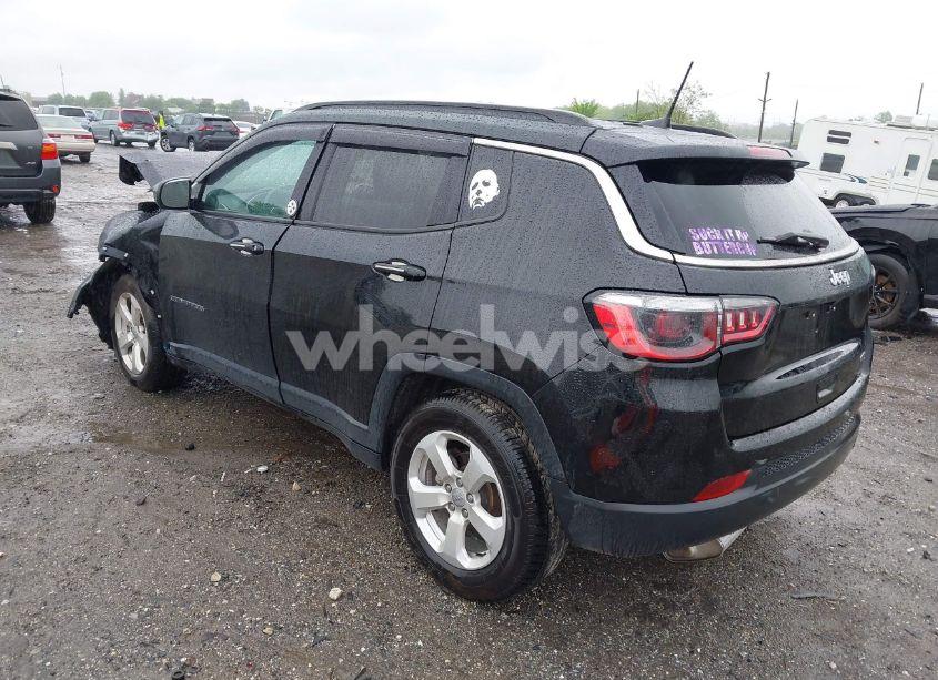 Photo 3 of 2021 Jeep Compass LATITUDE FWD (VIN 3C4NJCBB7MT592525)