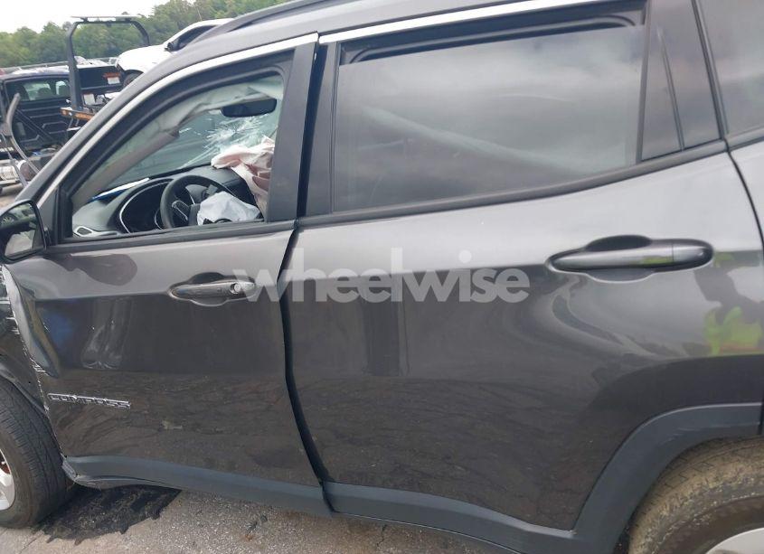 Photo 14 of 2021 Jeep Compass LATITUDE FWD (VIN 3C4NJCBB7MT604673)