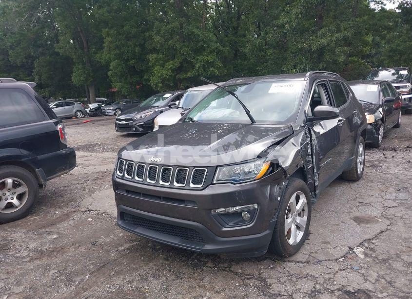 Photo 2 of 2021 Jeep Compass LATITUDE FWD (VIN 3C4NJCBB7MT604673)
