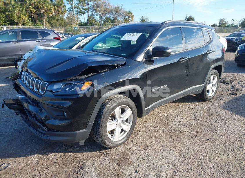 Photo 2 of 2022 Jeep Compass LATITUDE FWD (VIN 3C4NJCBB7NT119144)
