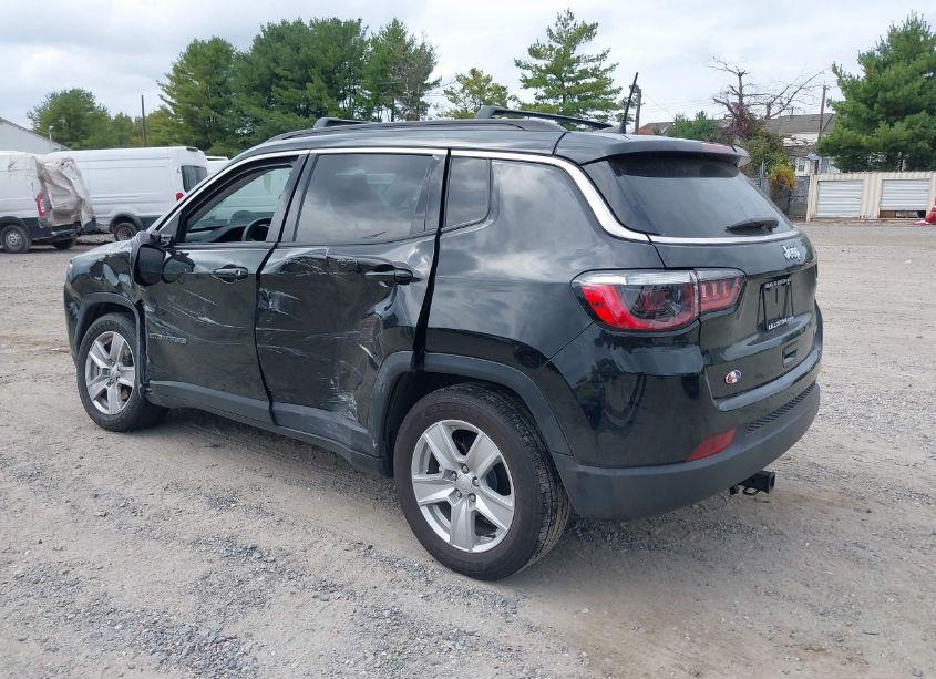 Photo 3 of 2022 Jeep Compass LATITUDE FWD (VIN 3C4NJCBB7NT225626)
