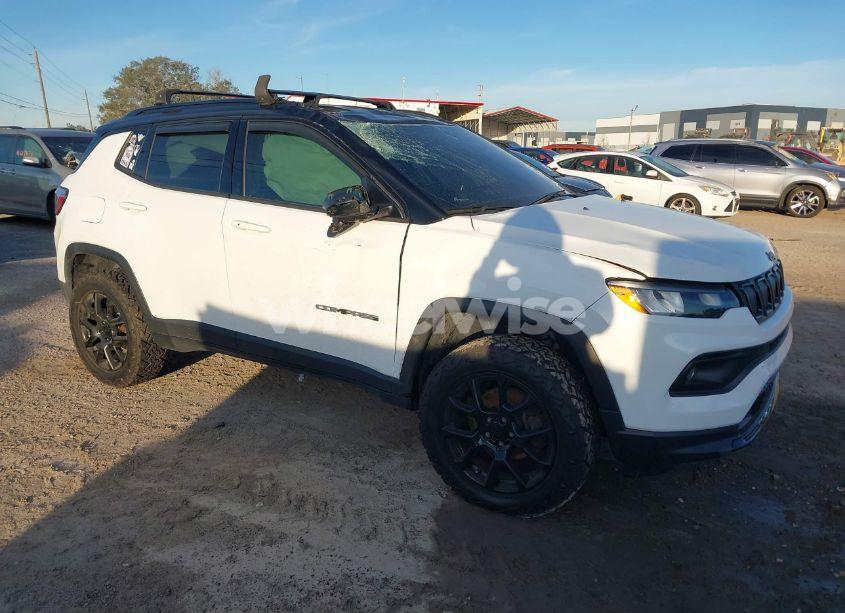 2022 Jeep Compass ALTITUDE FWD (VIN 3C4NJCBB7NT234648) main photo