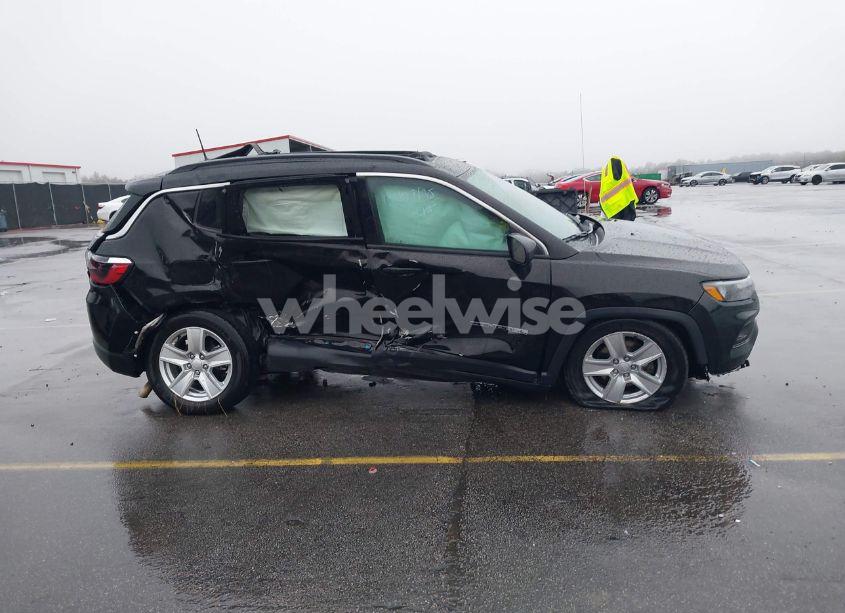 Photo 13 of 2022 Jeep Compass LATITUDE FWD (VIN 3C4NJCBB7NT235136)