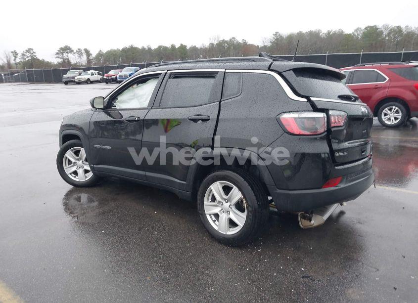 Photo 3 of 2022 Jeep Compass LATITUDE FWD (VIN 3C4NJCBB7NT235136)