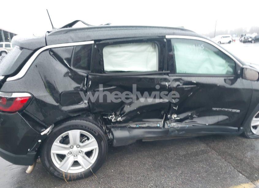 Photo 6 of 2022 Jeep Compass LATITUDE FWD (VIN 3C4NJCBB7NT235136)