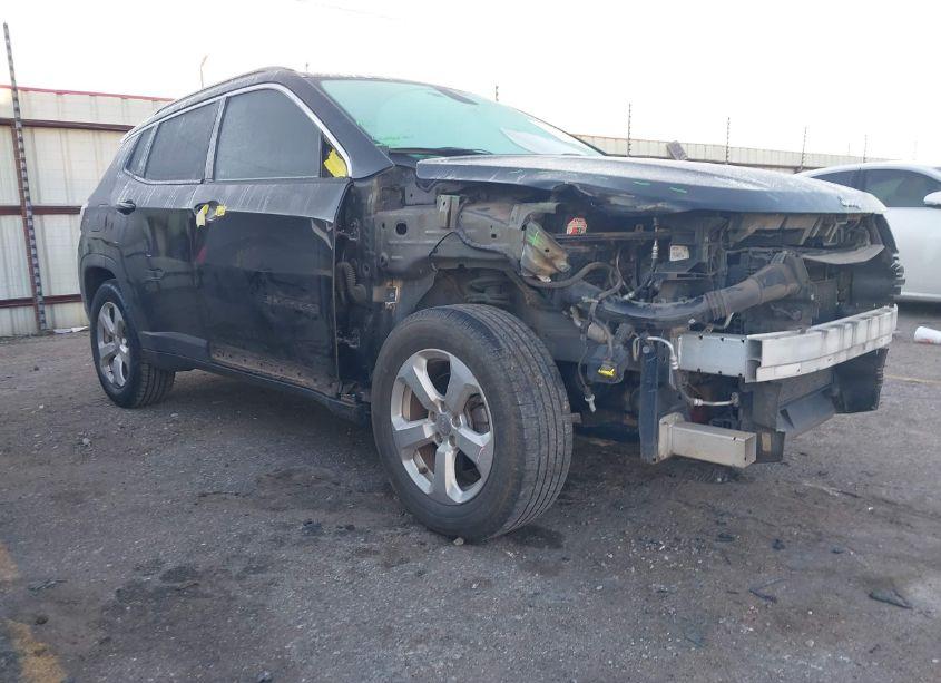 2018 Jeep Compass LATITUDE FWD (VIN 3C4NJCBB8JT108616) main photo