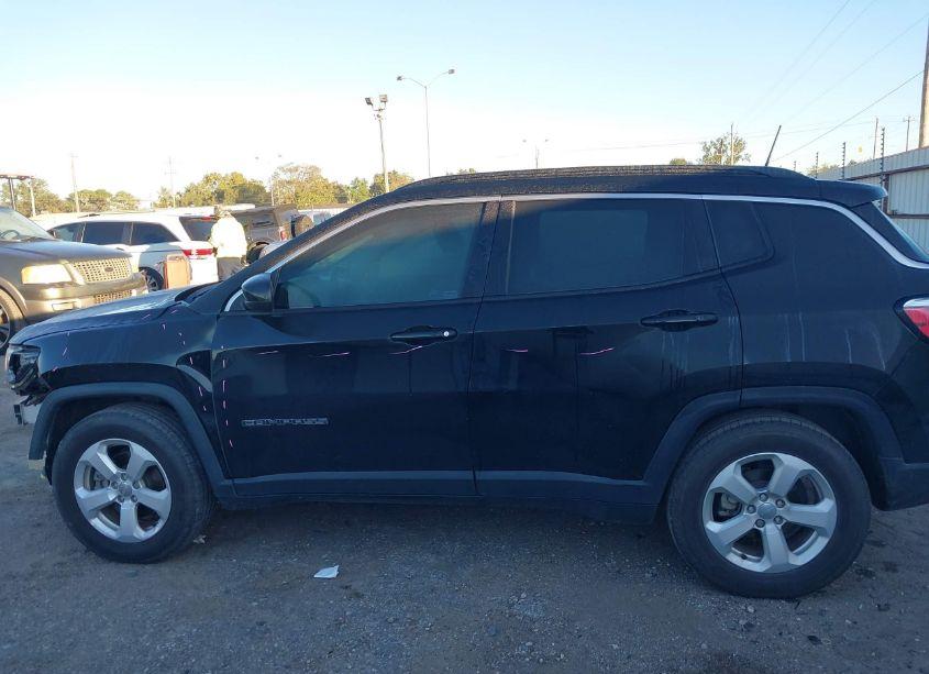 Photo 14 of 2018 Jeep Compass LATITUDE FWD (VIN 3C4NJCBB8JT108616)