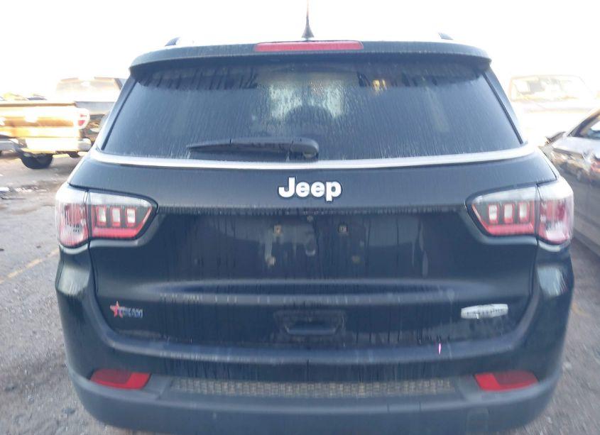 Photo 16 of 2018 Jeep Compass LATITUDE FWD (VIN 3C4NJCBB8JT108616)