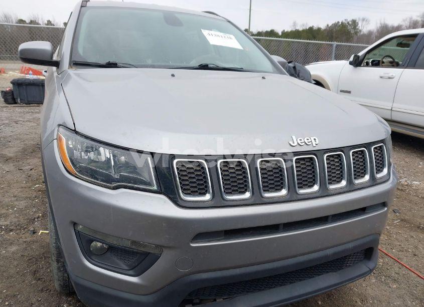 Photo 13 of 2018 Jeep Compass LATITUDE FWD (VIN 3C4NJCBB8JT134052)
